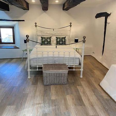 Spacious 1 Bed Home With Shared Pool Champagnac-la-Rivière Exterior foto