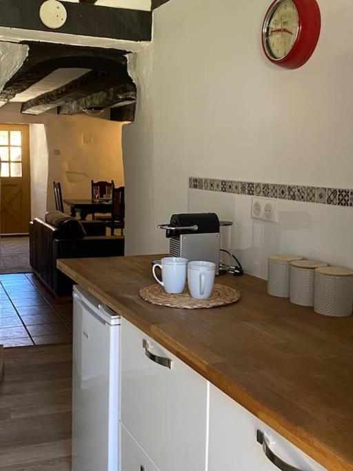 Spacious 1 Bed Home With Shared Pool Champagnac-la-Rivière Exterior foto