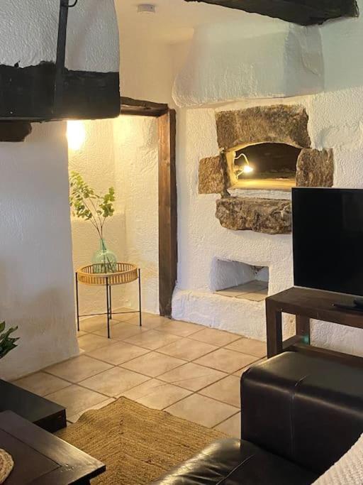 Spacious 1 Bed Home With Shared Pool Champagnac-la-Rivière Exterior foto
